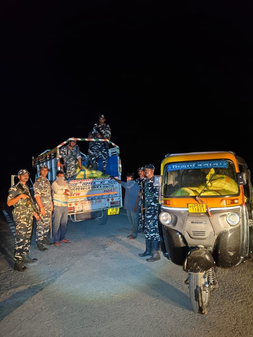 भारत-नेपाल सीमा पर एसएसबी एवं पुलिस की बड़ी कार्रवाई, 83 बोरी यूरिया खाद बरामद